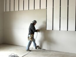 Install-Drywall-on-Wall-03-0205030018