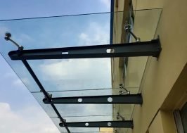 Tempered-Laminated-Glass-Canopy-for-Business-Buildings